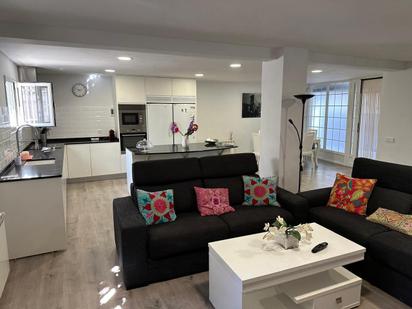 Sala d'estar de Casa o xalet en venda en Villarejo de Salvanés amb Terrassa i Piscina