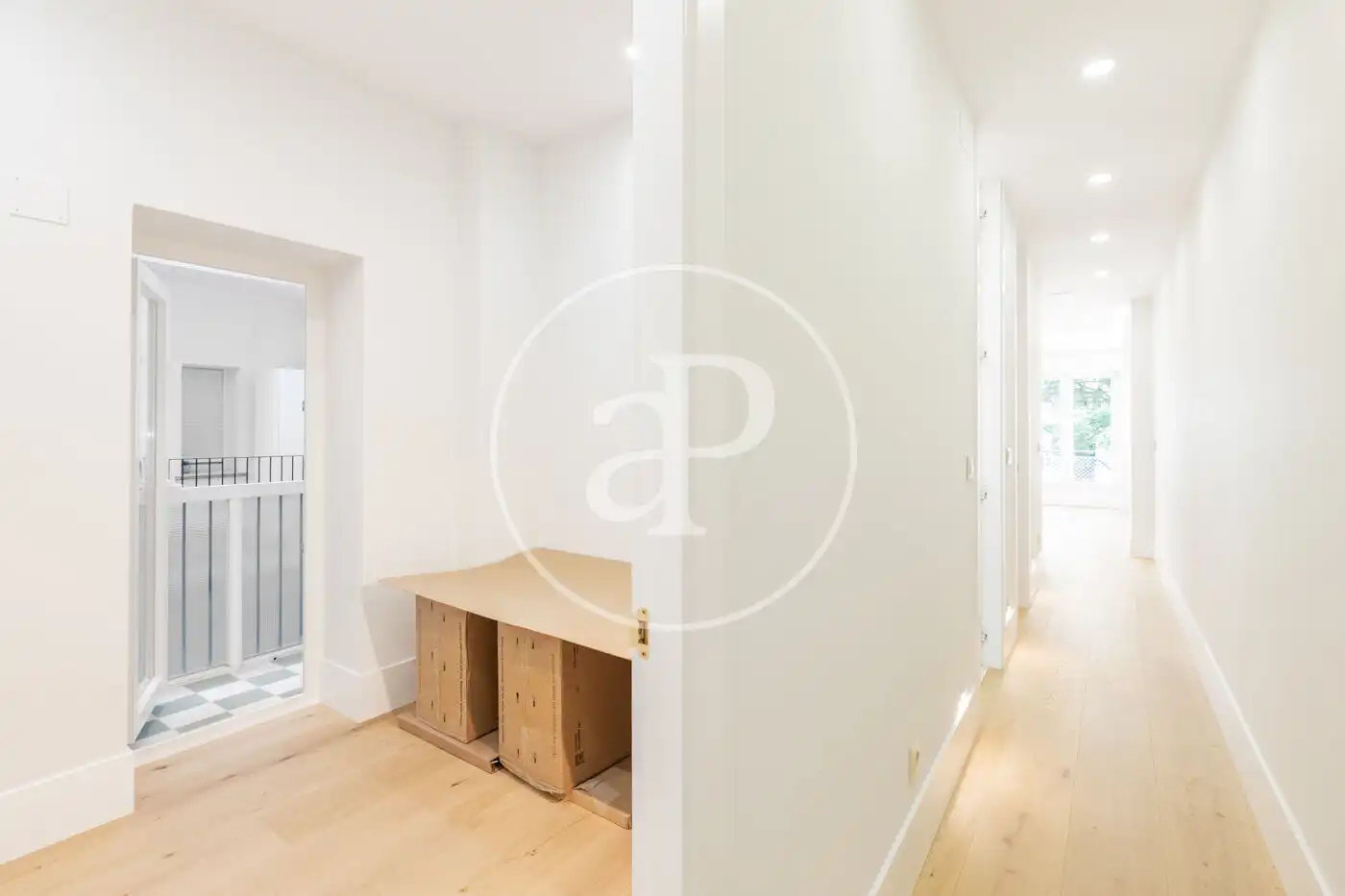 Flat for sale in Madrid  with Air Conditioner and Heating