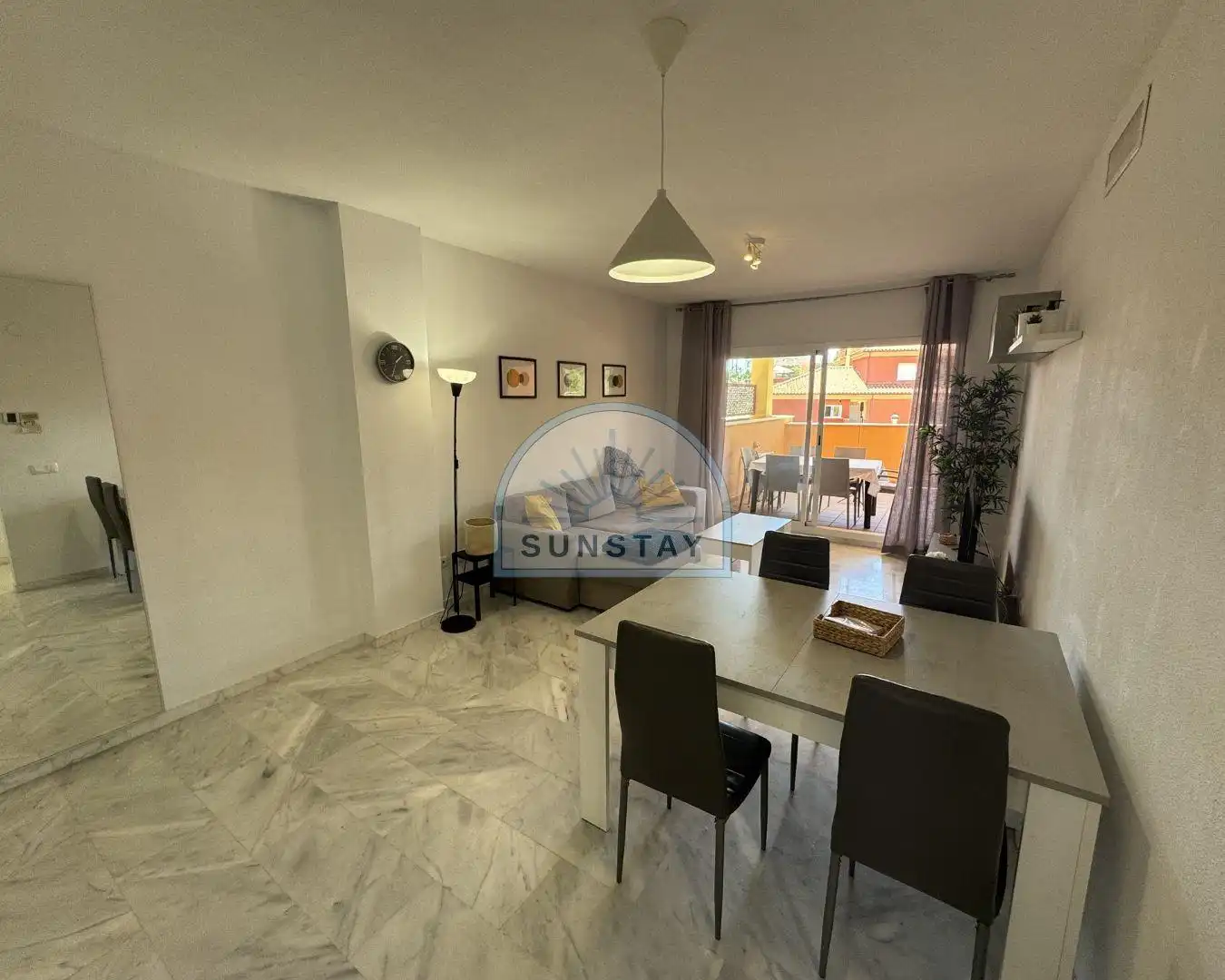 Menjador de Apartament de lloguer en Marbella amb Aire condicionat, Calefacció i Terrassa