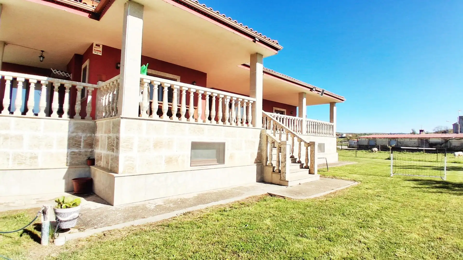 Außenansicht von Haus oder Chalet zum Verkauf in Ciudad Rodrigo mit Terrasse und Schwimmbad