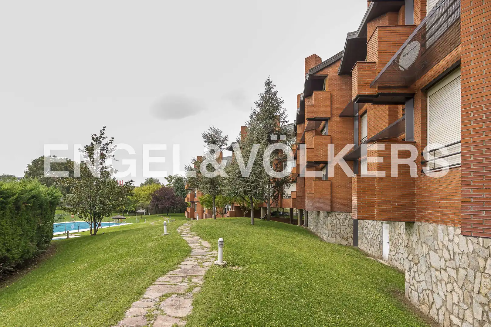 Vista exterior de Piso de alquiler en Madrid con Aire acondicionado, Calefacción y Trastero