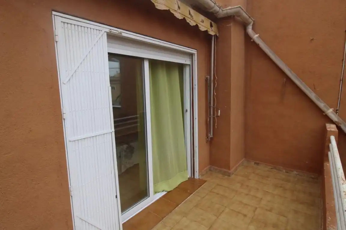 Terrassa de Casa adosada en venda en Torrevieja amb Jardí privat, Terrassa i Moblat