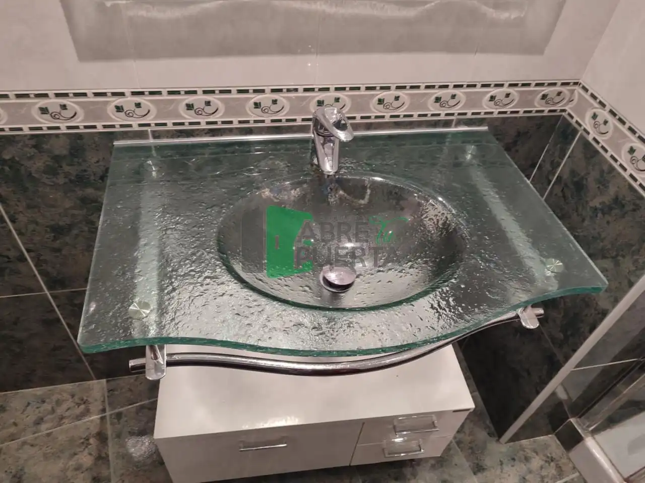 Baño de Piso de alquiler en Ourense Capital  con Calefacción, Parquet y Trastero