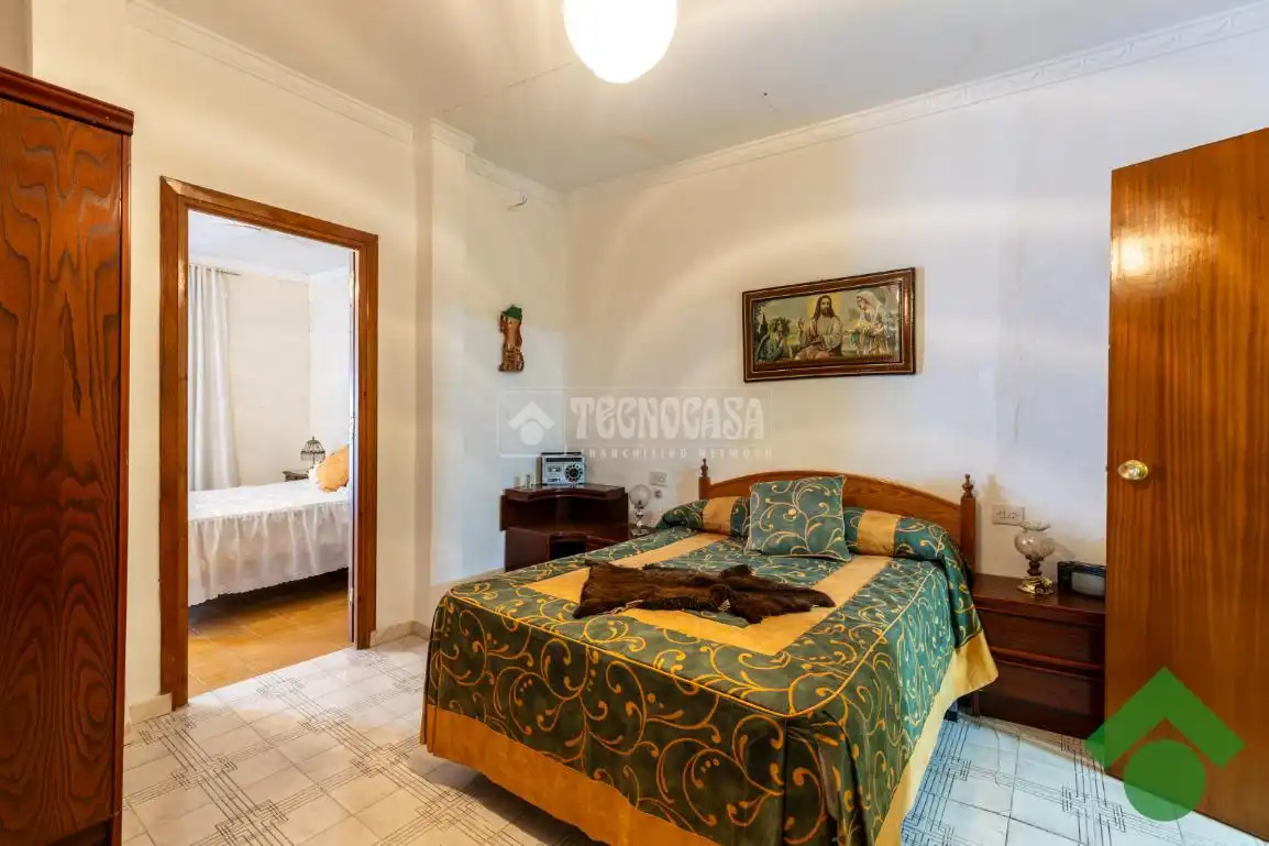 Habitación de Casa adosada en venta en Pinos Puente con Terraza