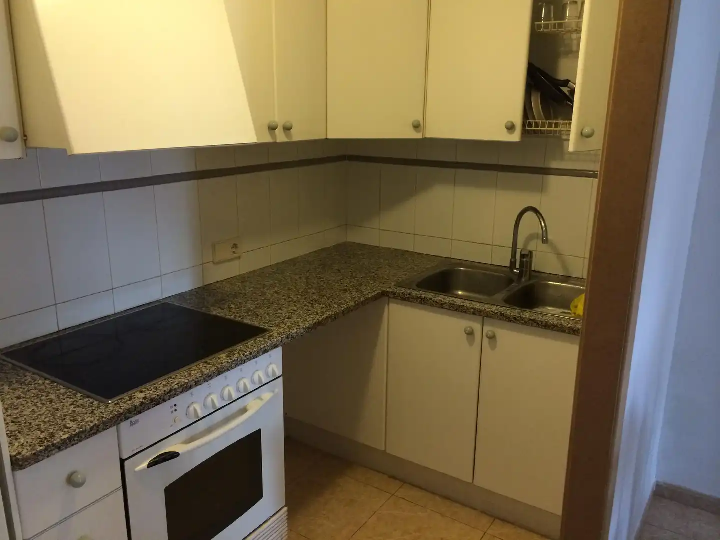 Cuina de Pis en venda en Girona amb Calefacció i Balcó