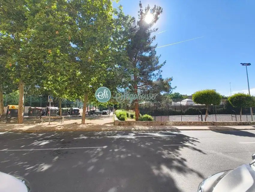 Vista exterior de Piso en venta en Segovia con Calefacción, Parquet y Terraza