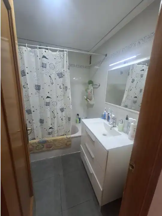 Baño de Piso en venta en L'Alcúdia con Aire acondicionado, Balcón y Internet