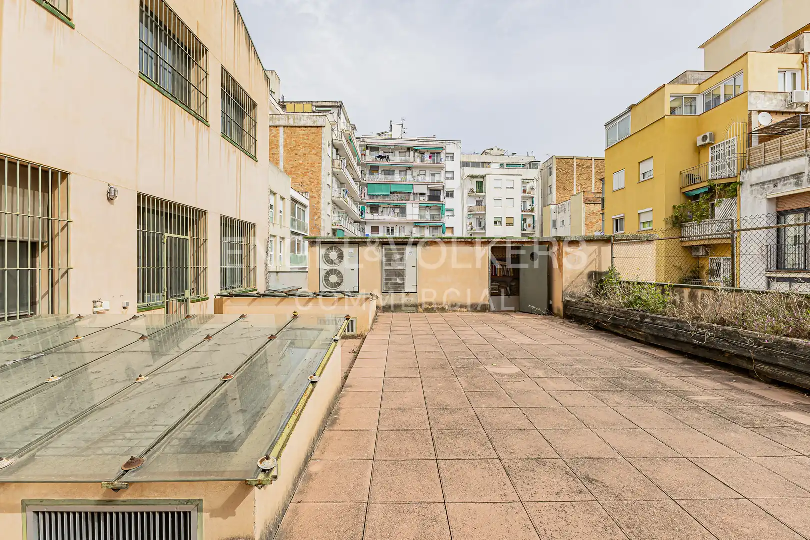 Terrasse von Gebäude zur Miete in Barcelona