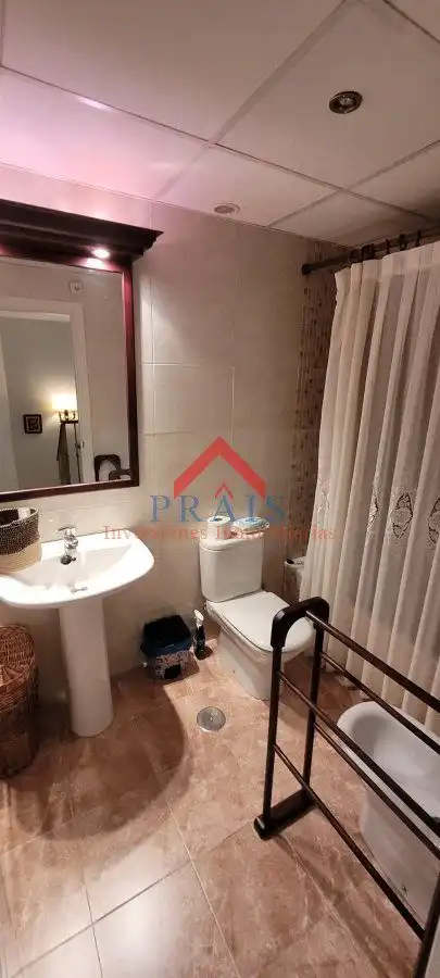 Baño de Casa adosada en venta en Utrera con Aire acondicionado, Trastero y Amueblado