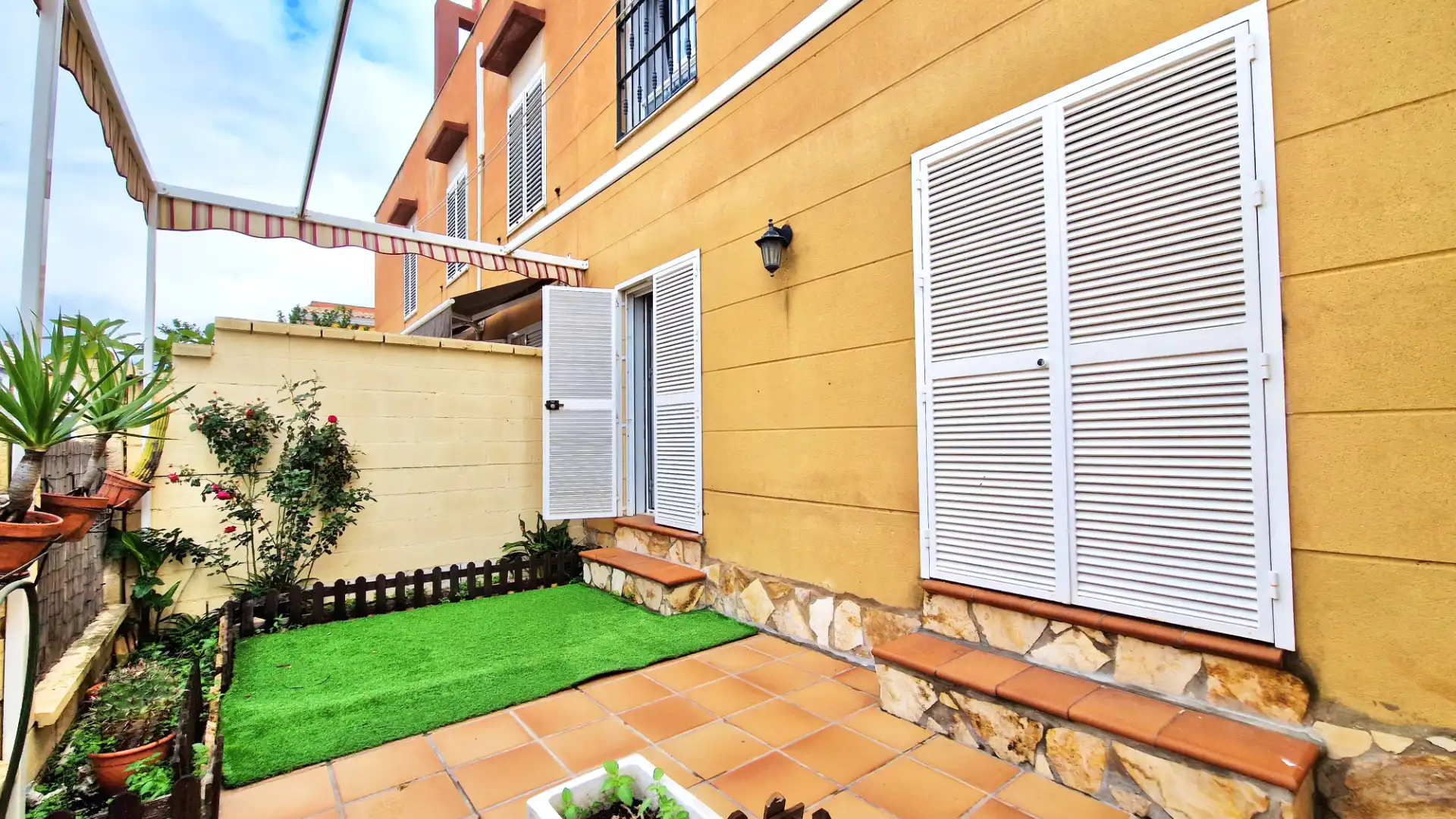 Garden of Houses for sale in Málaga  with Air Conditioner, Terrace and Furnished