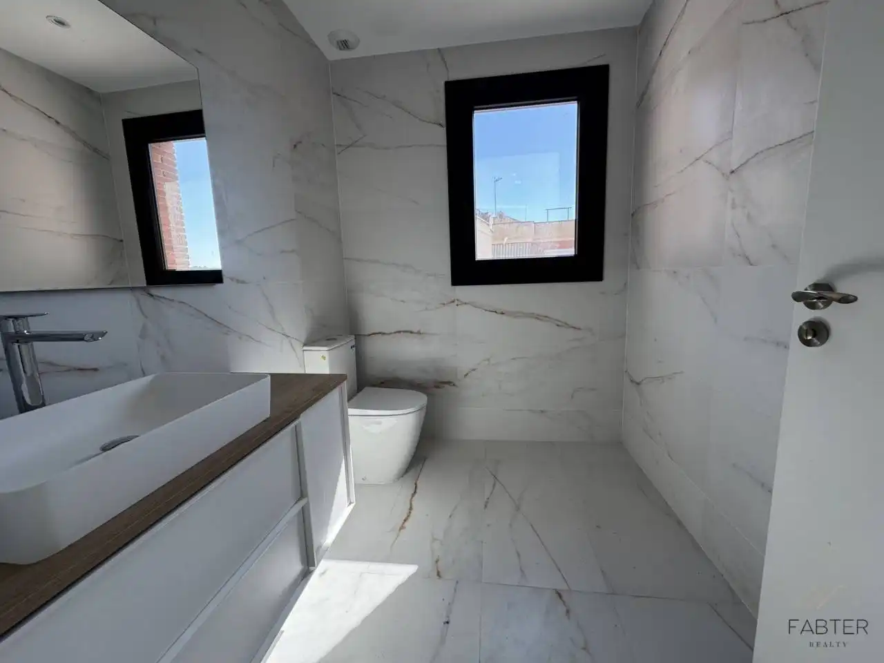 Baño de Dúplex en venta en Lliçà d'Amunt con Aire acondicionado, Calefacción y Parquet