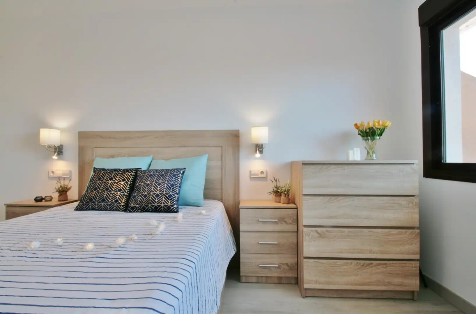 Habitación de Apartamento en venta en Almería con Aire acondicionado, Jardín privado y Terraza