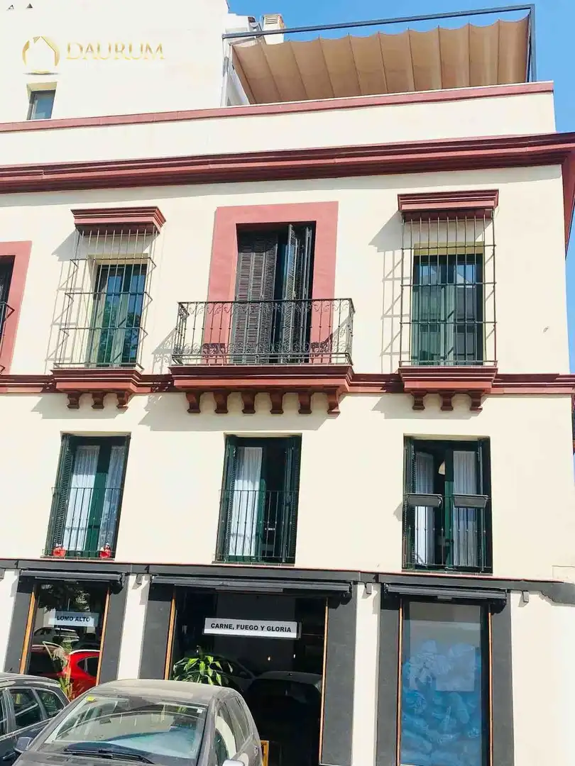 Außenansicht von Dachboden zum Verkauf in Sevilla mit Klimaanlage und Terrasse