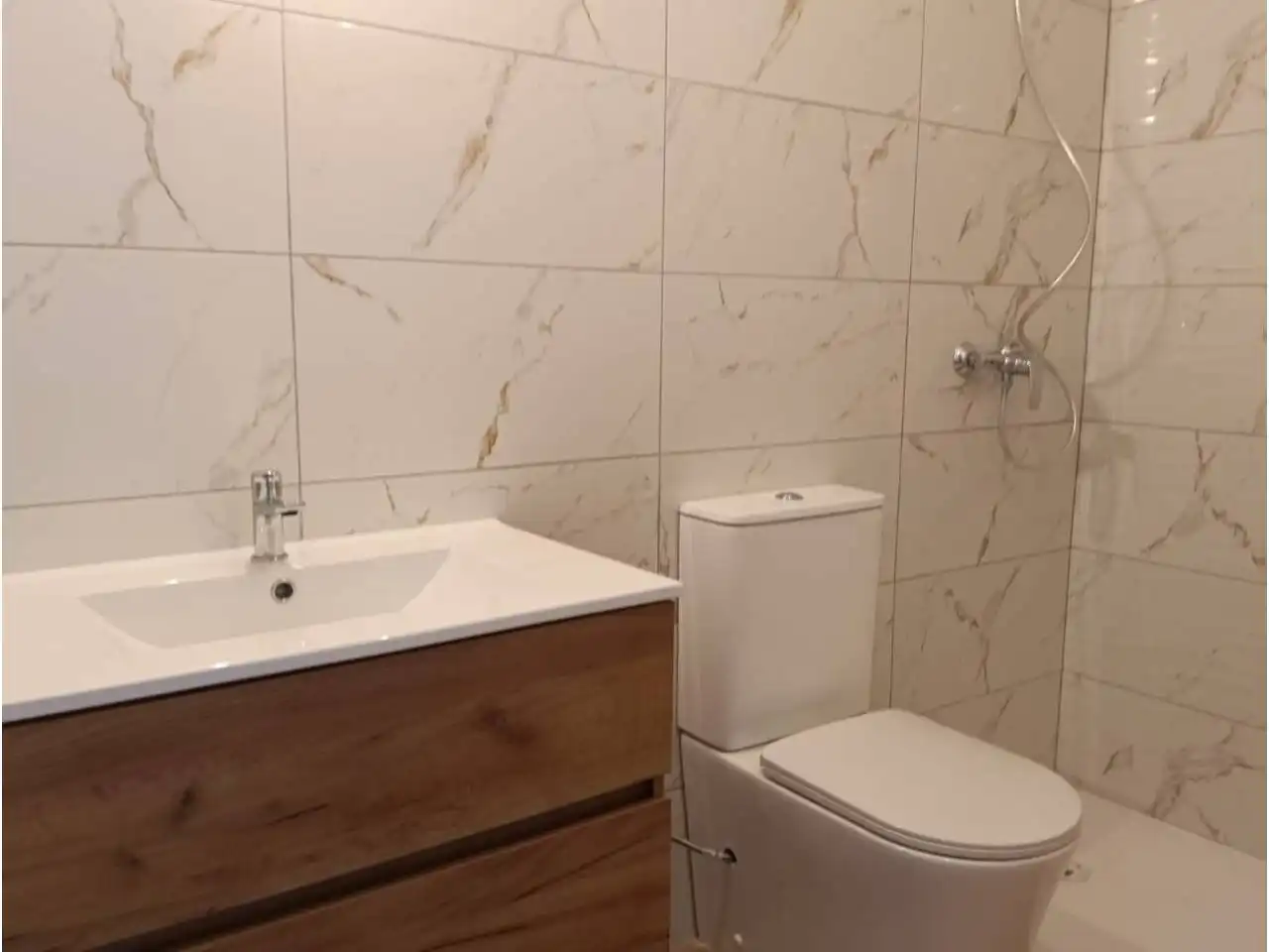Bathroom of Houses for sale in Moraleja de Enmedio  with Private garden, Parquet flooring and Alarm