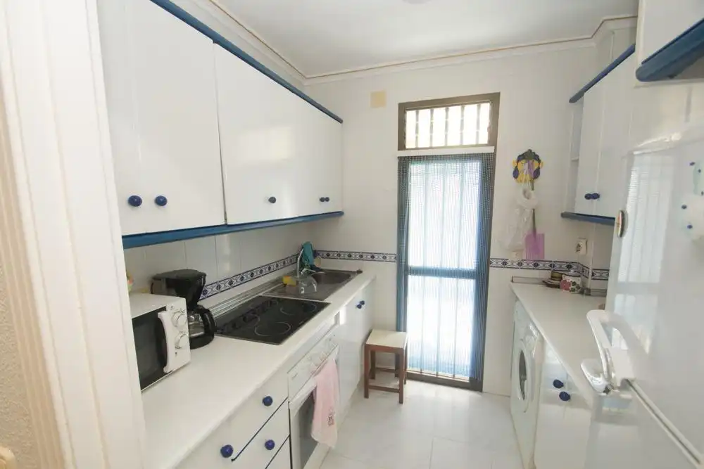 Cocina de Apartamento en venta en Torrevieja con Terraza