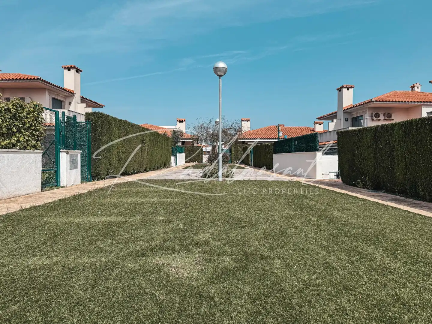 Casa pareada con piscina en venta en Carrer Carrer Migjorn, imagen 10
