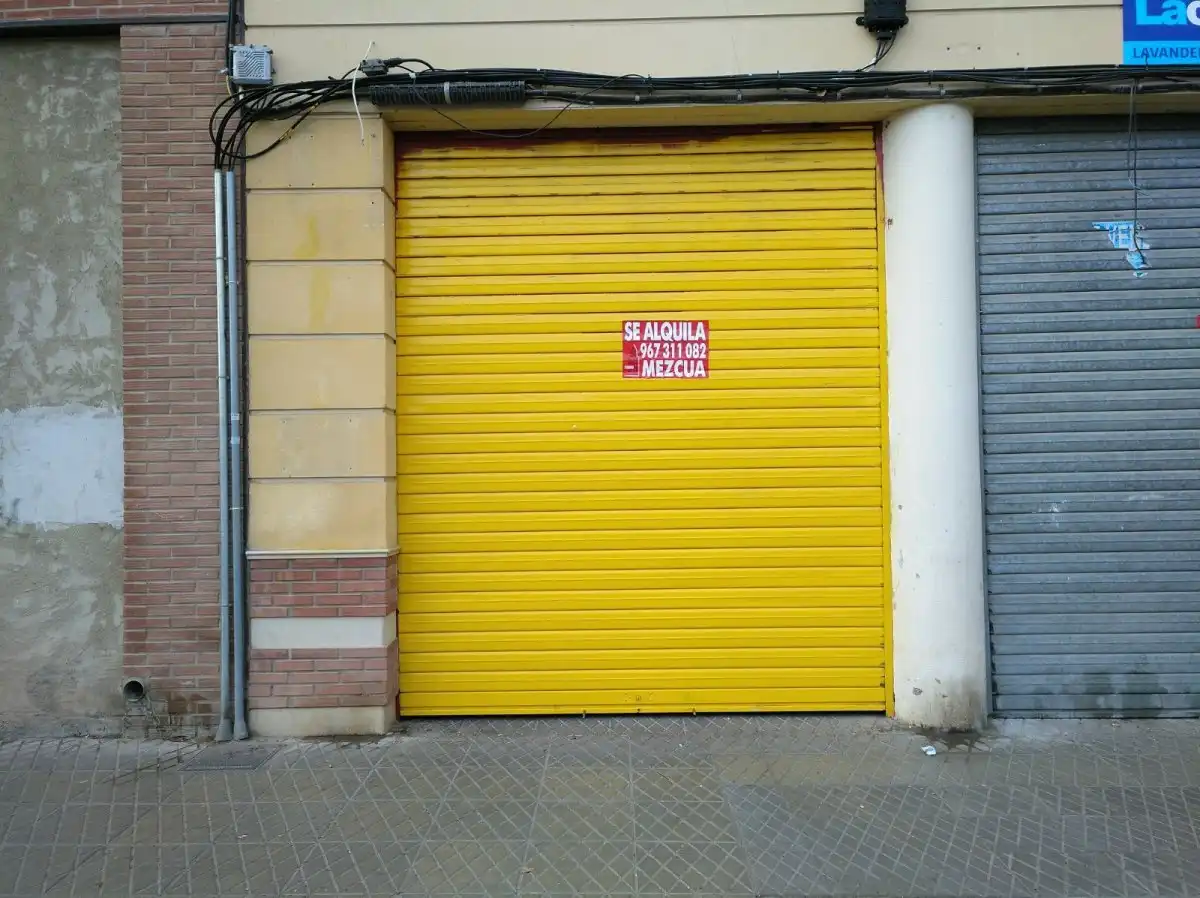 Local commercial à louer à Almansa
