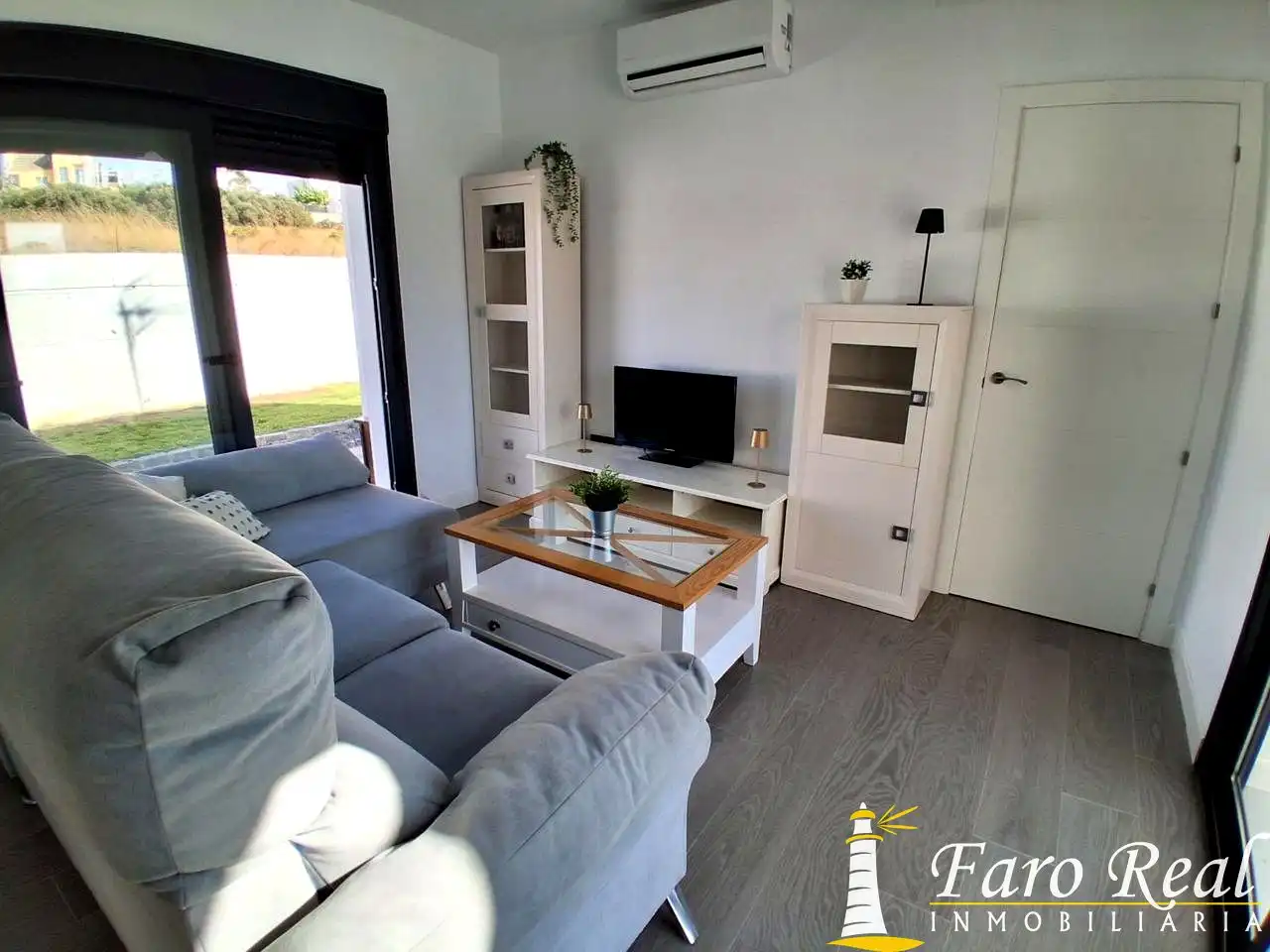 Living room of Houses for rent in Sanlúcar de Barrameda  with Air Conditioner, Private garden and Swimming Pool