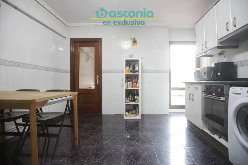 Appartamento con terrazza in vendita a Agirre Lehendakaria Kalea, imagen 3