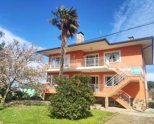 Vista exterior de Casa o xalet en venda en Castropol amb Calefacció, Jardí privat i Terrassa