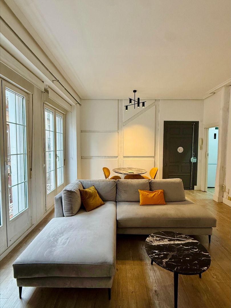 Sala d'estar de Pis de lloguer en  Madrid Capital amb Aire condicionat, Calefacció i Parquet