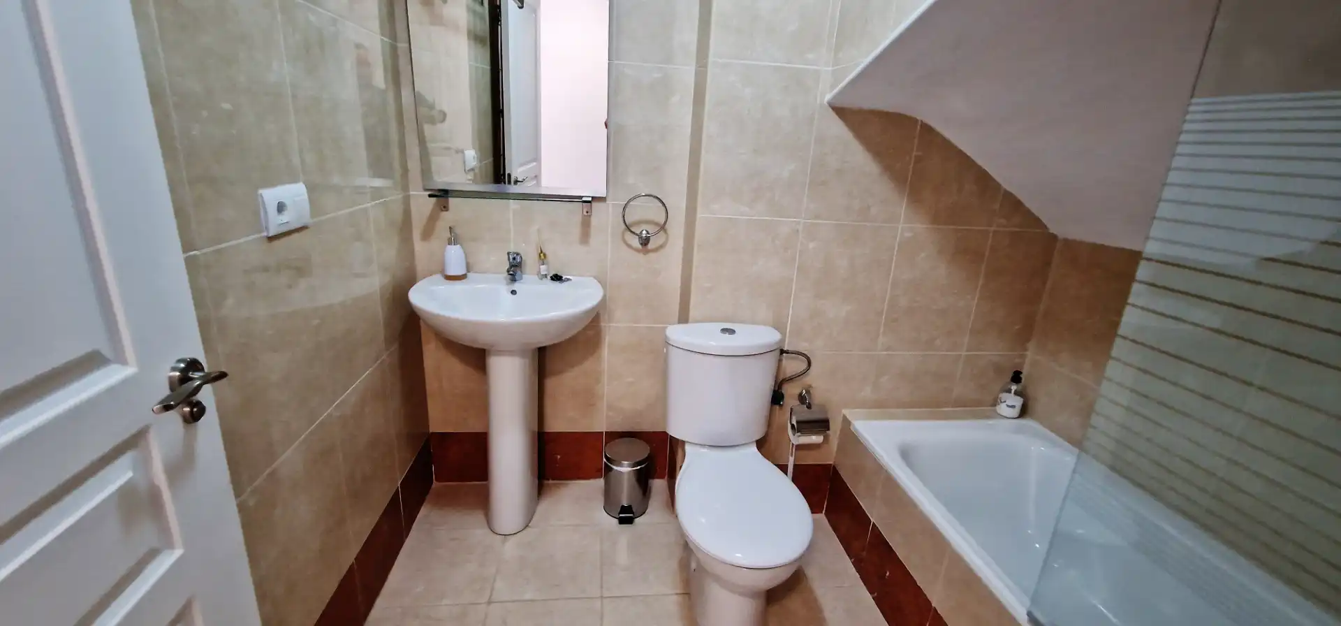 Badezimmer von Wohnungen zur Miete in Vélez de Benaudalla mit Klimaanlage, Heizung und Terrasse