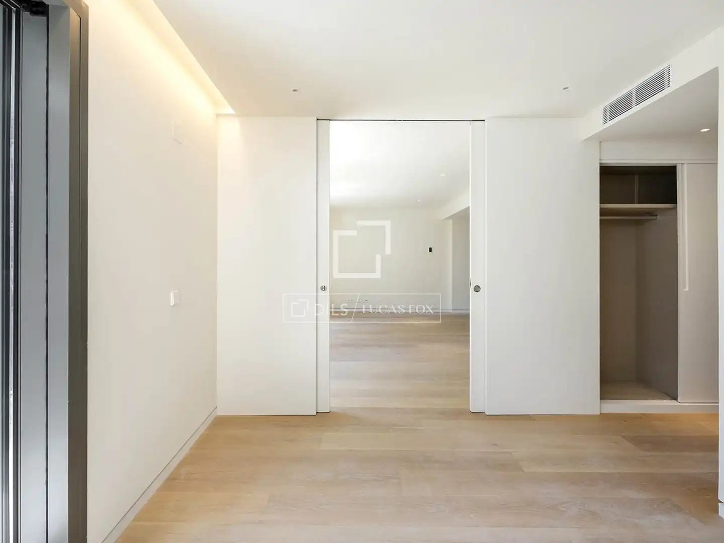 Piso en venta en Barcelona con Aire acondicionado, Terraza y Piscina