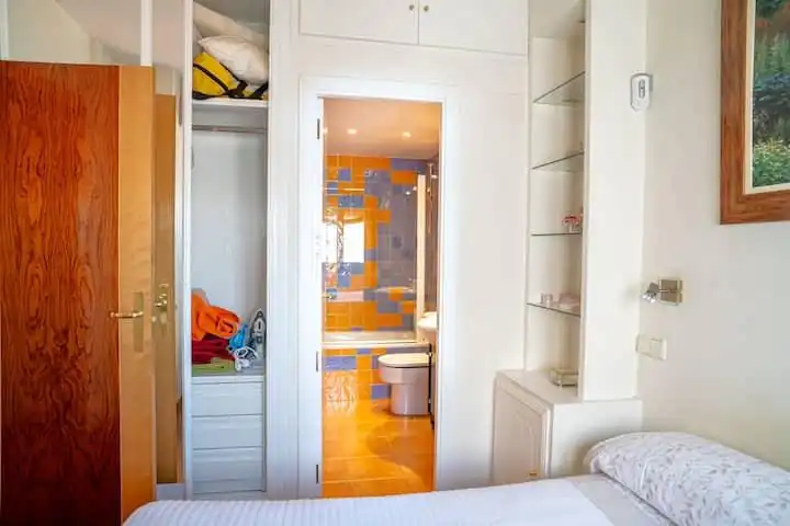 Bathroom of Attic for rent in Madrid  with Air Conditioner, Parquet flooring and Terrace