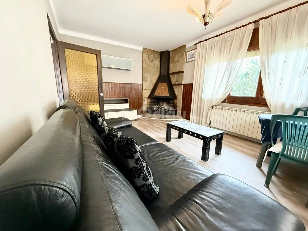 Sala d'estar de Casa o xalet en venda en L'Estany amb Calefacció i Terrassa