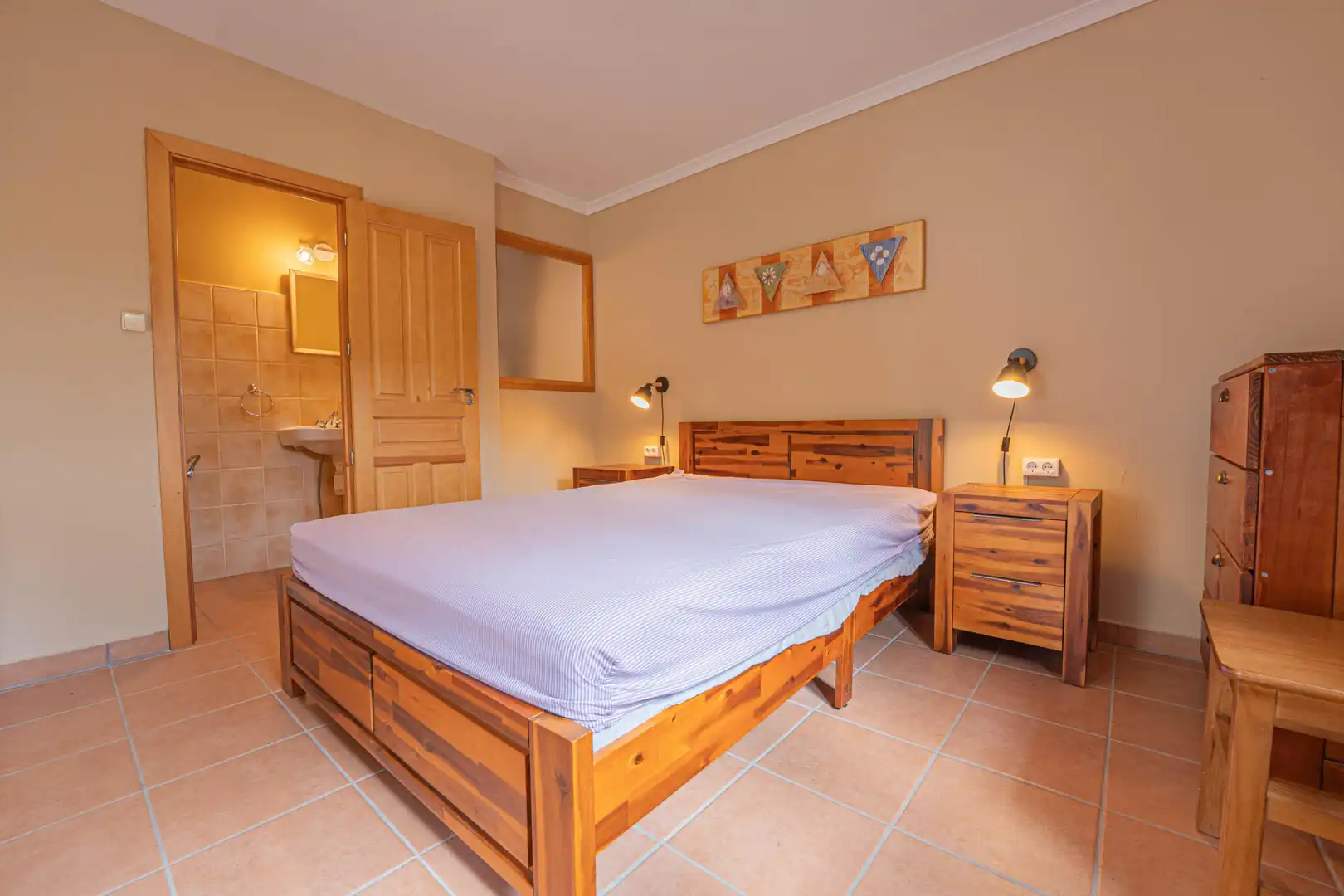 Habitación de Finca rústica en venta en Cabanelles con Terraza, Piscina y Balcón