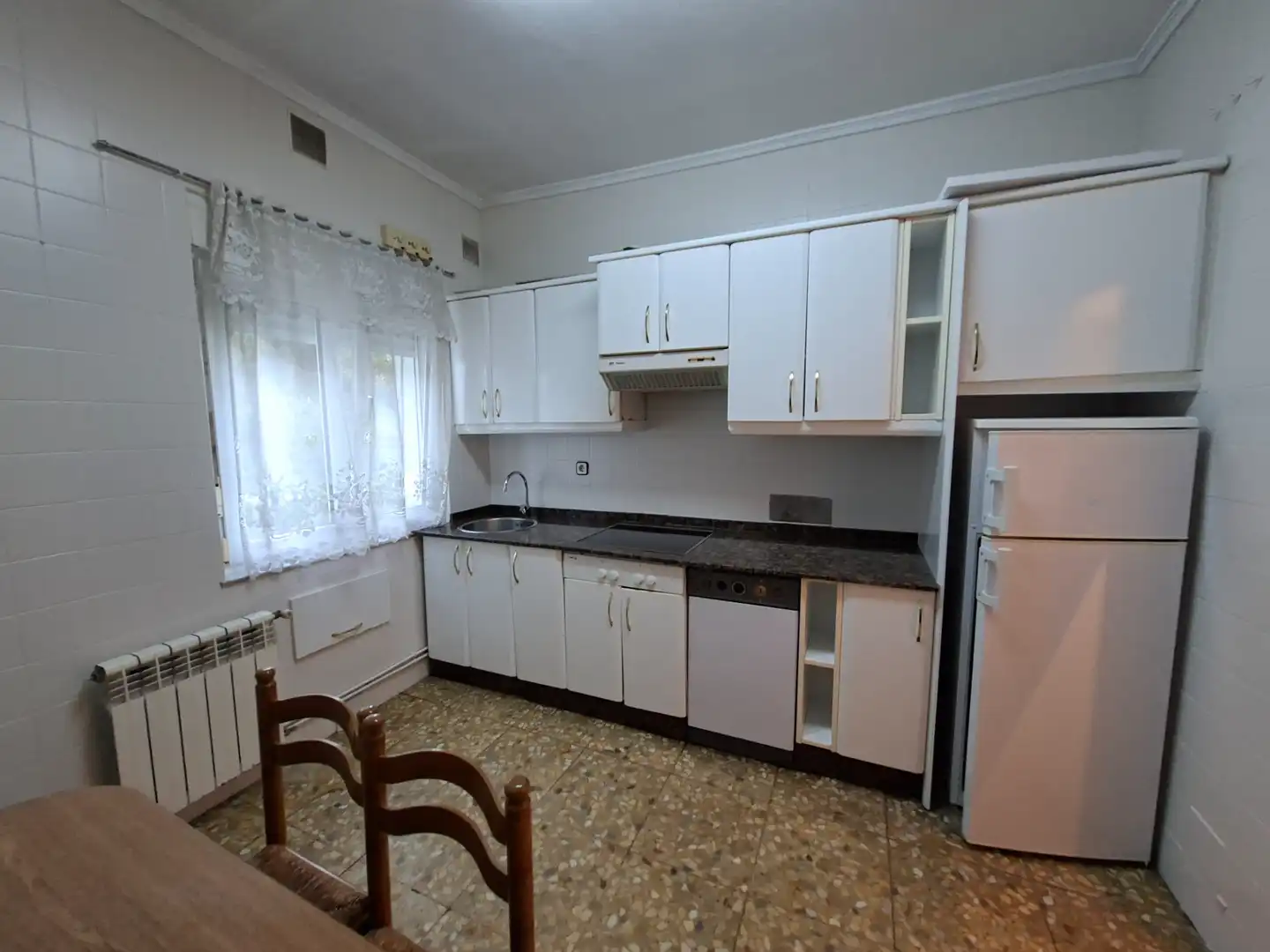 Cocina de Piso en venta en Pravia con Calefacción, Trastero y Amueblado