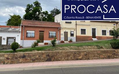 Exterior view of Single-family semi-detached for sale in Benavente