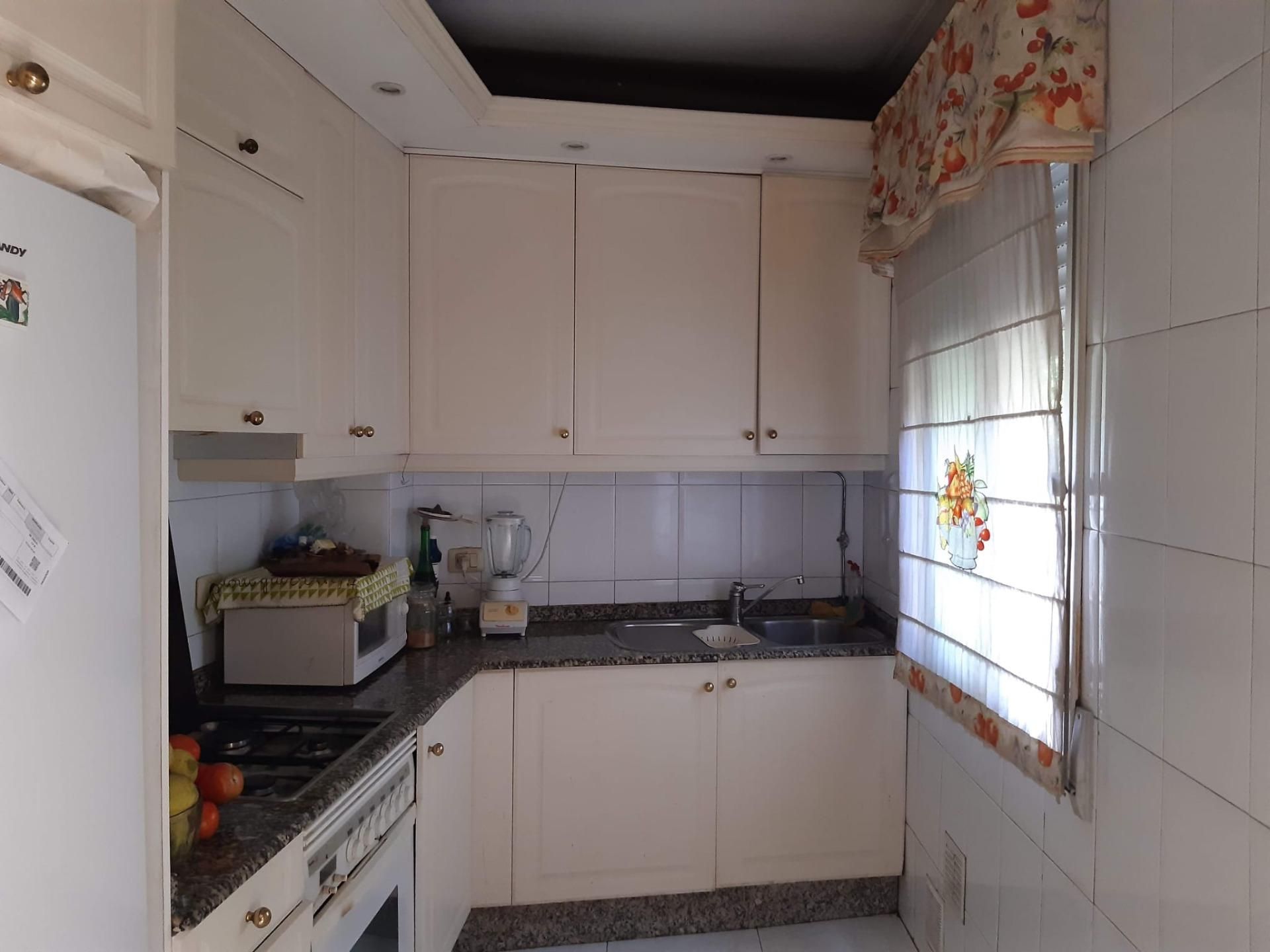 Kitchen of Single-family semi-detached for sale in Vigo   with Private garden