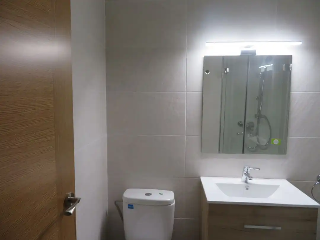 Badezimmer von Wohnung zum Verkauf in Sopela mit Terrasse