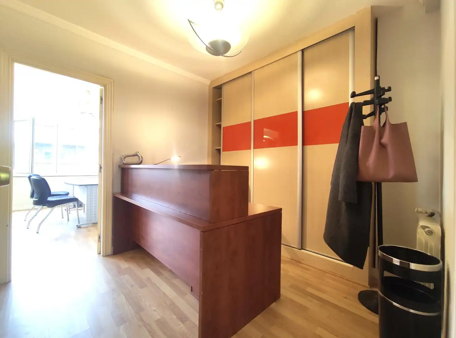 Bedroom of Office for rent in Burgos