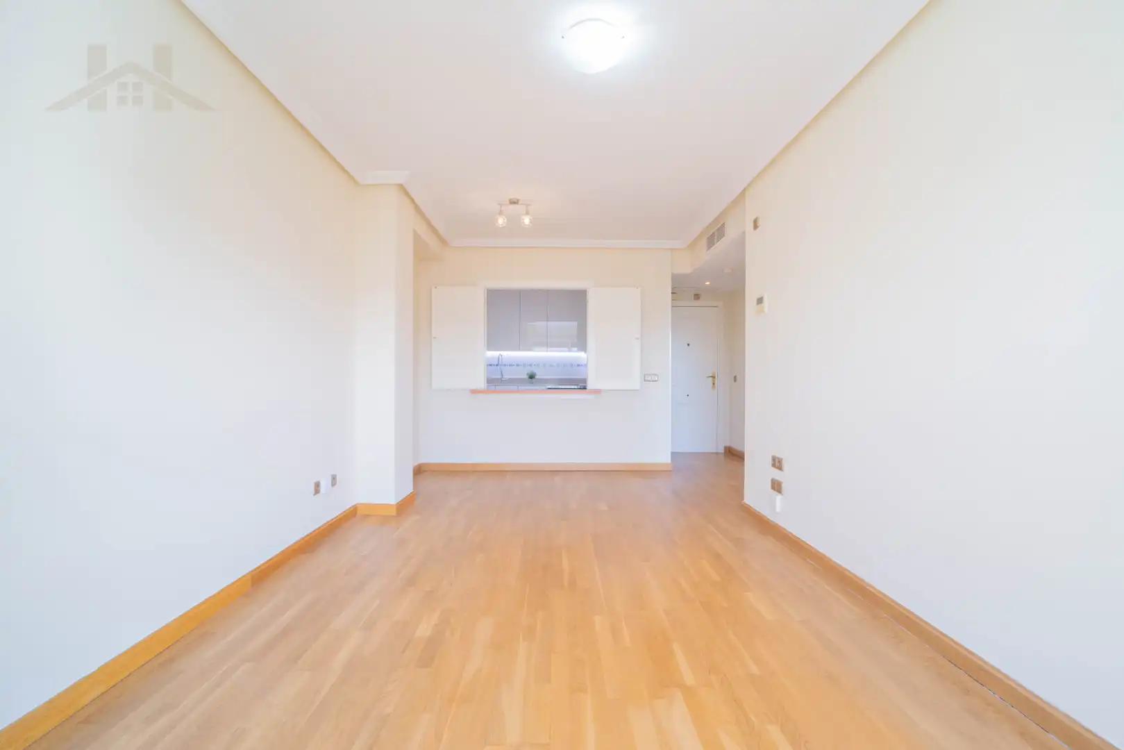 Flat for sale in Madrid  with Air Conditioner, Heating and Storage room