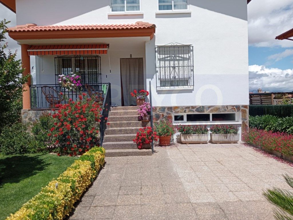 Vista exterior de Casa o xalet en venda en Uruñuela amb Jardí privat