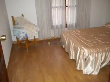 Dormitori de Casa o xalet en venda en Villamañán amb Calefacció, Jardí privat i Parquet