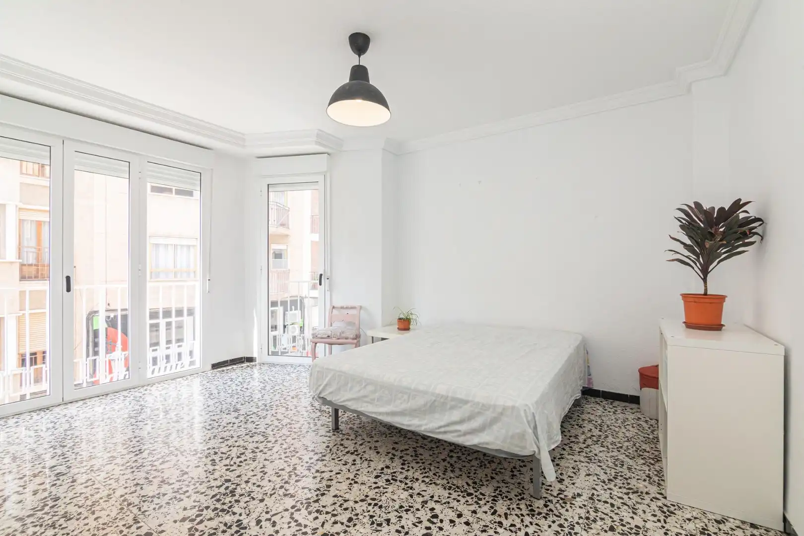 Habitación de Piso en venta en Elche / Elx con Balcón