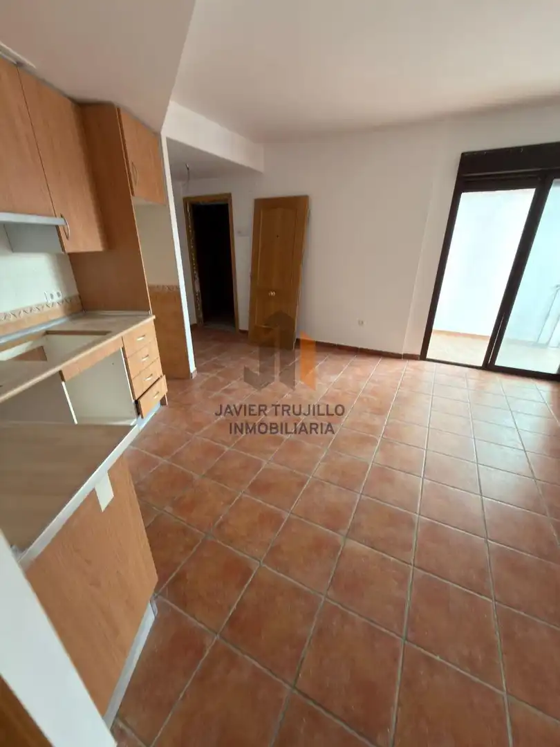 Wohnung zum Verkauf in Alcaucín mit Klimaanlage, Heizung und Terrasse