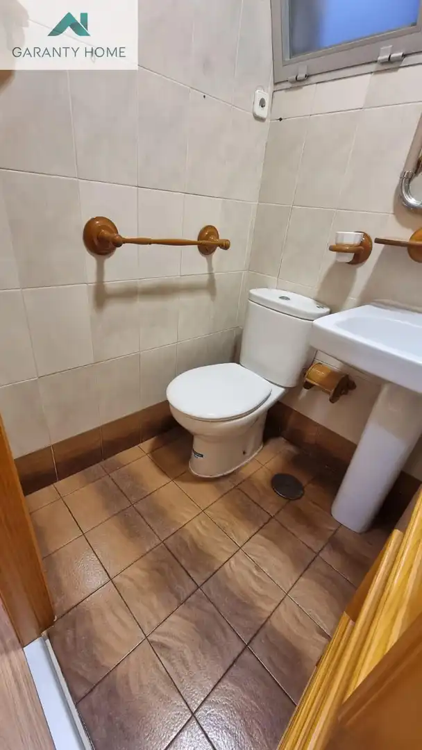 Bany de Pis en venda en Benalmádena amb Jardí privat, Terrassa i Moblat