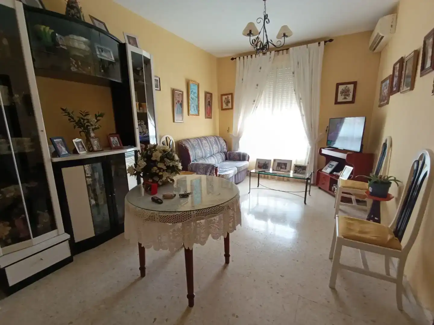 Sala d'estar de Casa o xalet en venda en Pizarra amb Aire condicionat