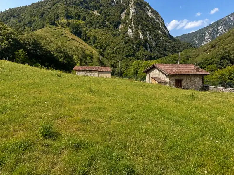 House with garden for sale in Trescares