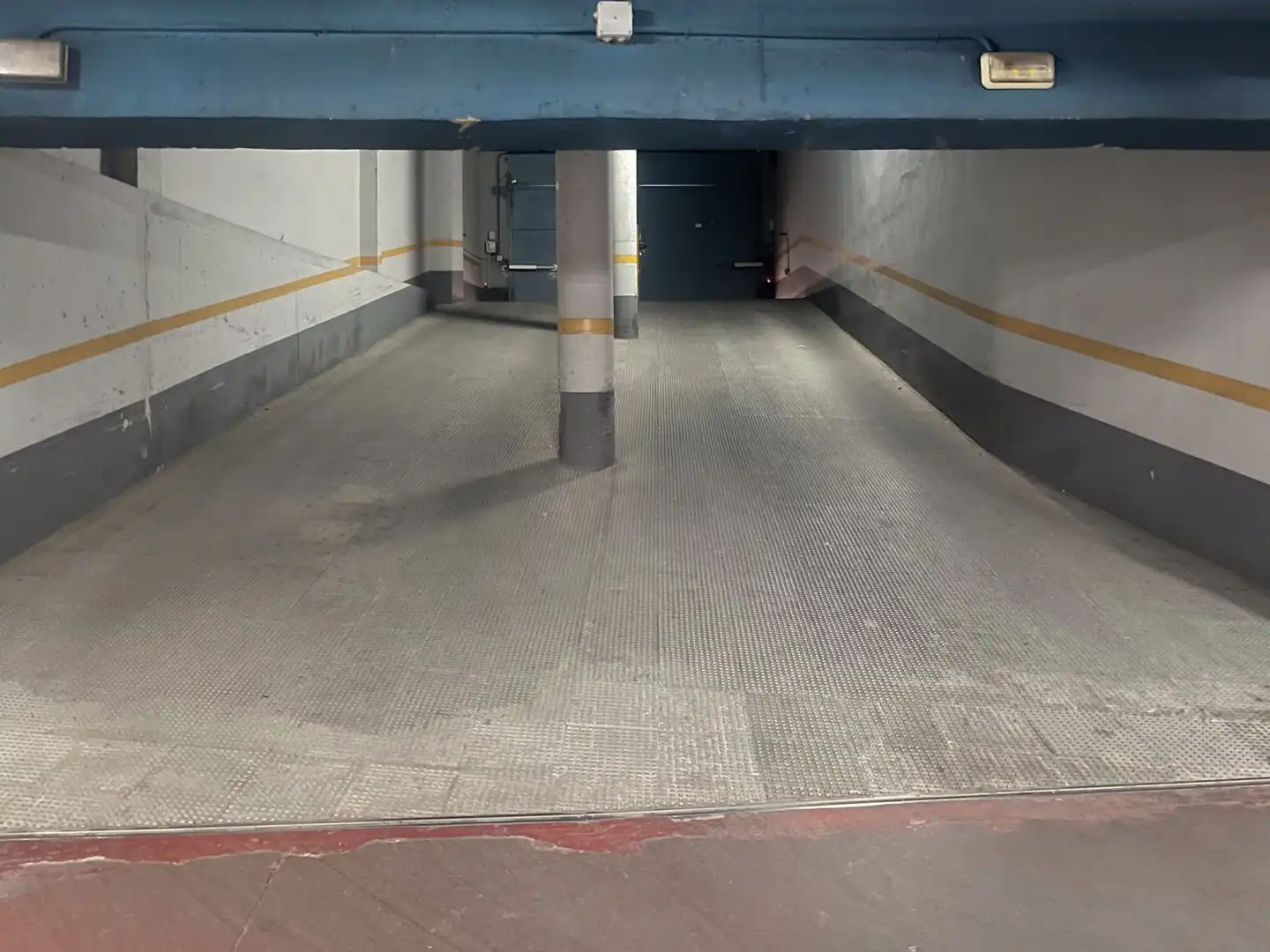 Parkplatz von Wohnung zur Miete in Sevilla mit Klimaanlage und Heizung
