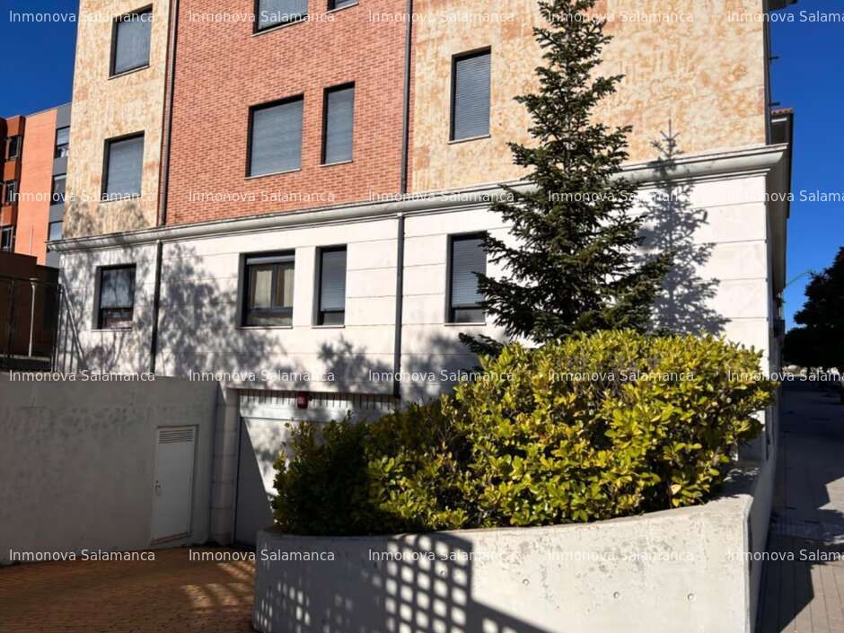 Vista exterior de Pis en venda en Salamanca Capital amb Calefacció, Terrassa i Moblat