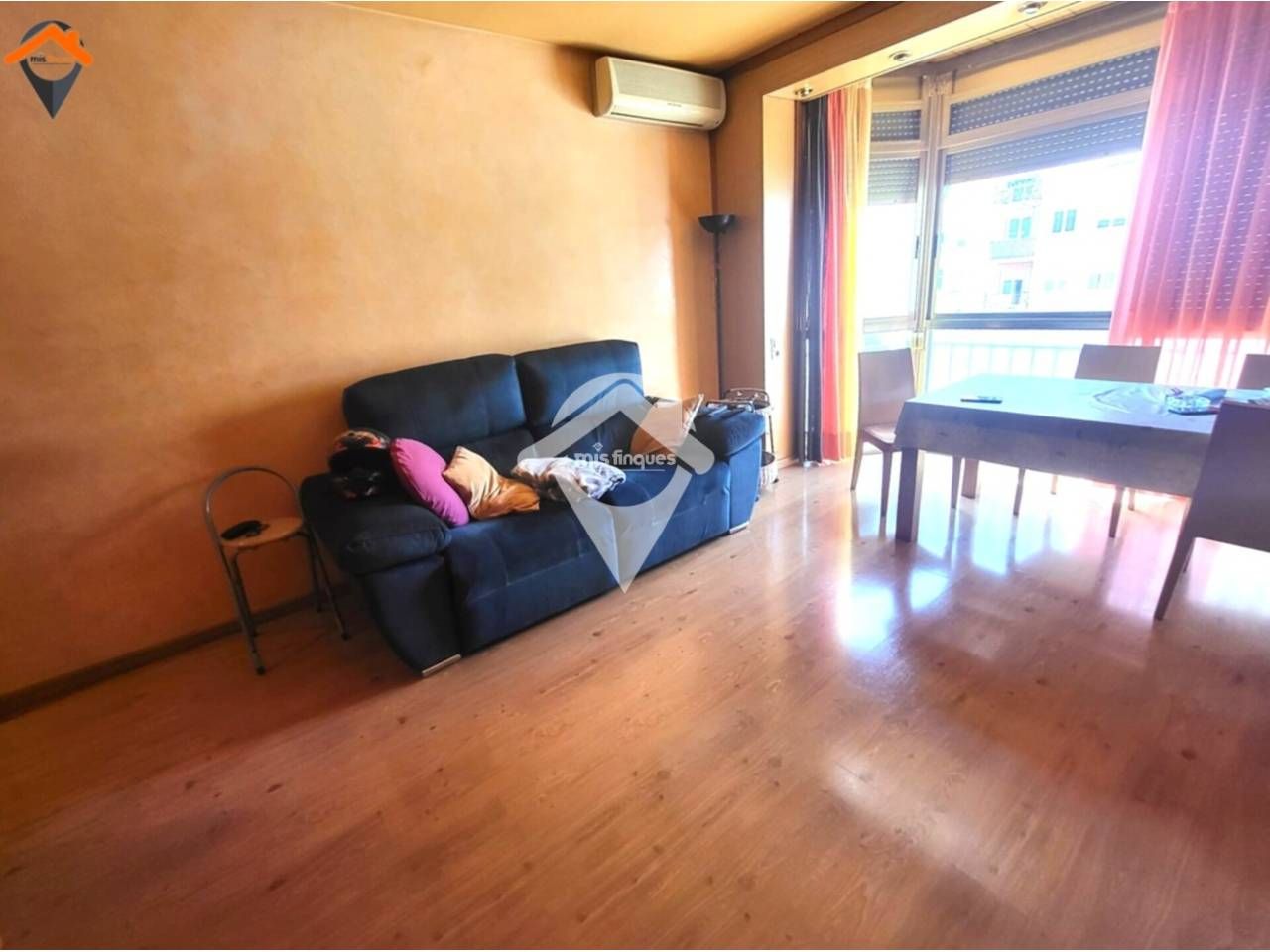 Sala d'estar de Pis en venda en Sabadell amb Aire condicionat, Calefacció i Parquet