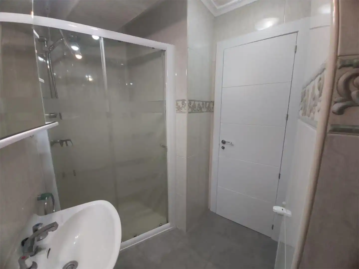 Badezimmer von Wohnung zur Miete in Rondilla