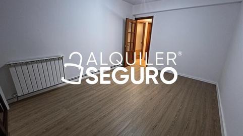 Foto 5 de Piso de alquiler en De Caunedo, Simancas,  Madrid Capital