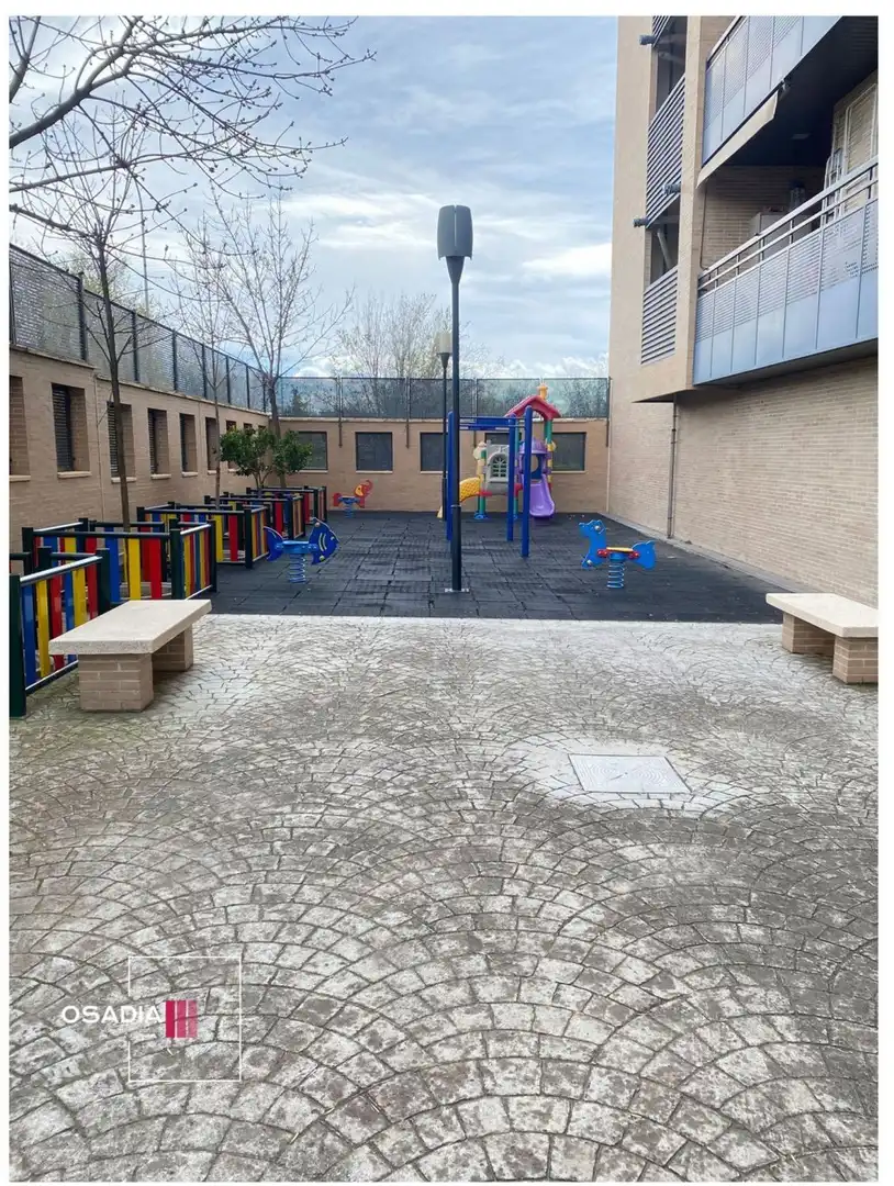 Terrassa de Pis en venda en Granada amb Jardí privat, Traster i Piscina comunitària
