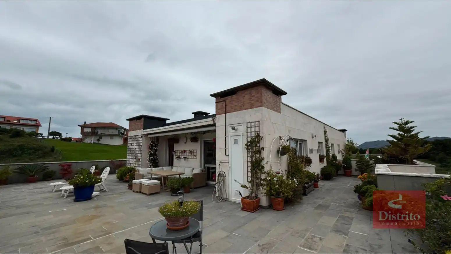 Terrasse von Dachboden zum Verkauf in Miengo mit Heizung, Terrasse und Abstellraum